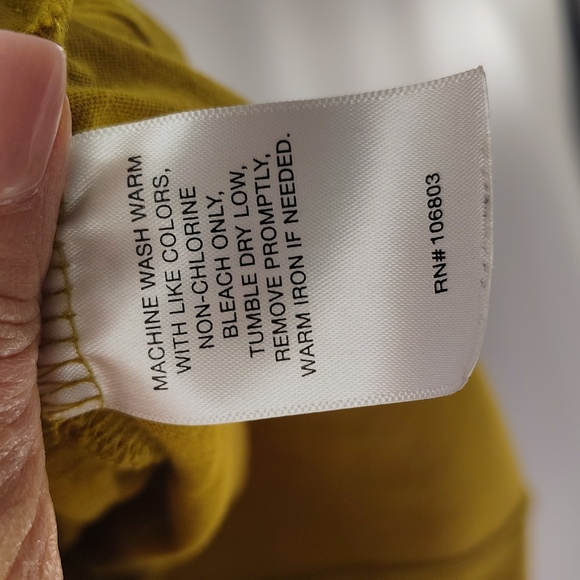 Duluth Trading Co Women's Tee Small Gold Tone Fitted Short Sleeve - Picture 3 of 4